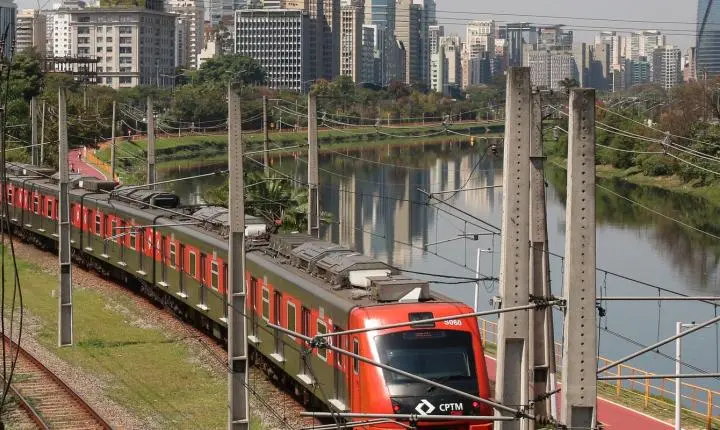 Greve de trens em São Paulo provoca congestionamento de mais de 2 mil km