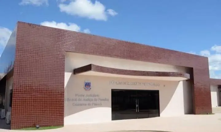Homem é condenado a 32 anos de prisão por feminicídio presenciado pelo filho em Piancó