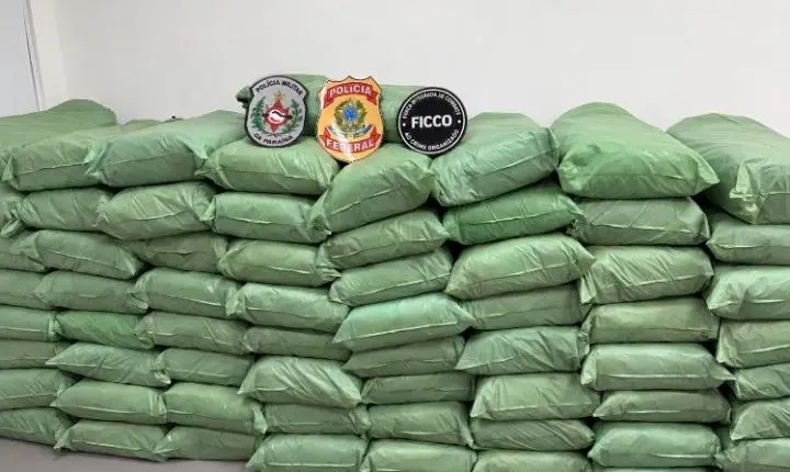Homem é preso com apreensão de maconha em caminhão no Sertão da Paraíba