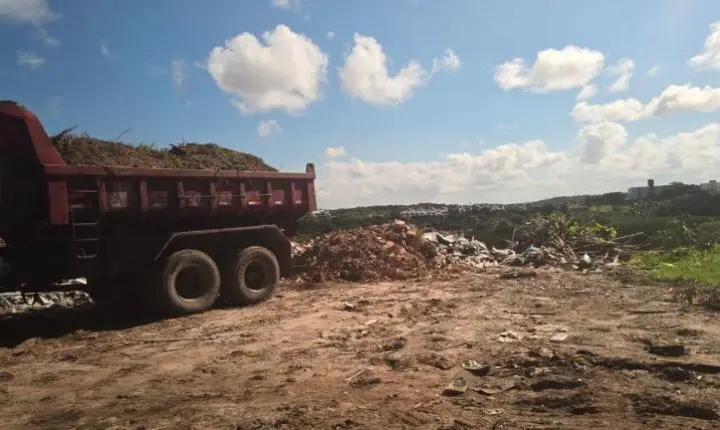 Operação contra descarte irregular de lixo em João Pessoa resulta em prisão e apreensão de veículo