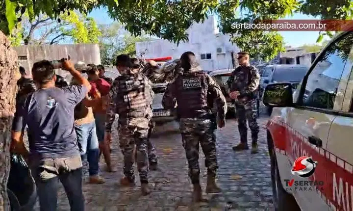 Homem é preso pela ROTAM após quebrar medida protetiva e tentar matar ex-esposa pela segunda vez em Cajazeiras
