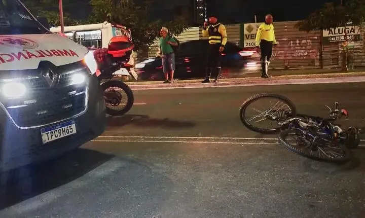Acidente com bicicleta motorizada e ônibus deixa um morto em João Pessoa