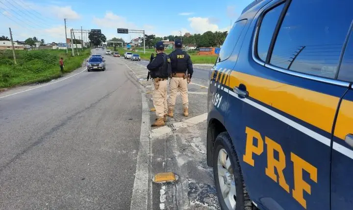 Acidente entre carro e moto deixa morto na BR-230 no Sertão da Paraíba