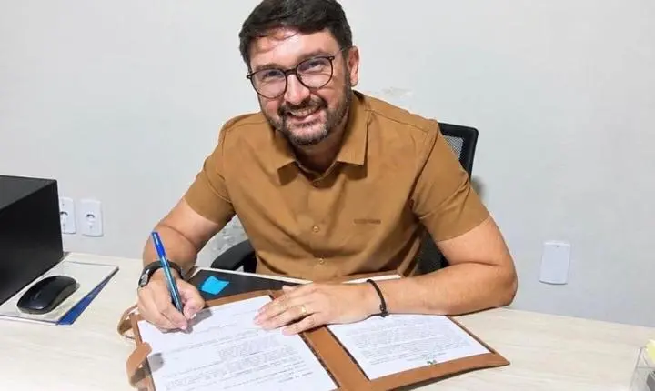 Iarley Pereira autoriza pavimentação para ampliar acesso às comunidades rurais de Carrapateira