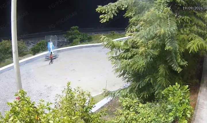 Mulher é presa após danificar vidro da estátua de Iemanjá em João Pessoa