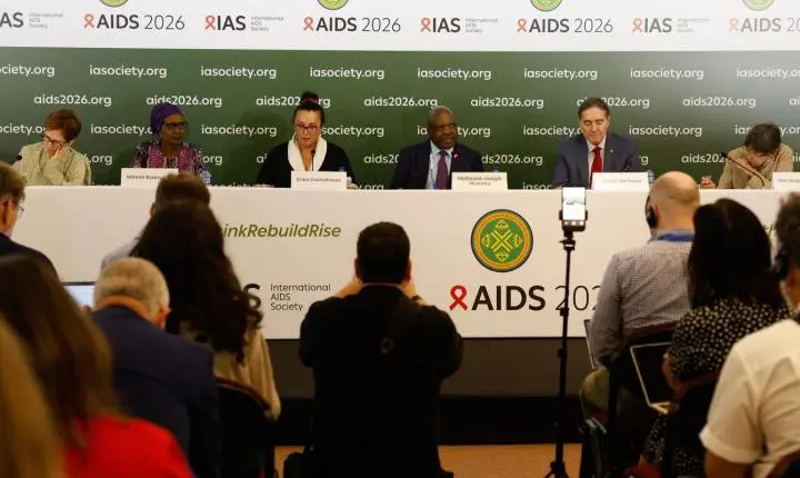 Queda em infecções e mortes por HIV contrasta com ameaça de cortes de recursos