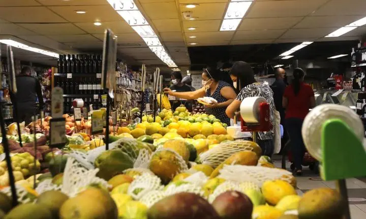 INPC registra alta e acumula inflação de 4,29% em doze meses