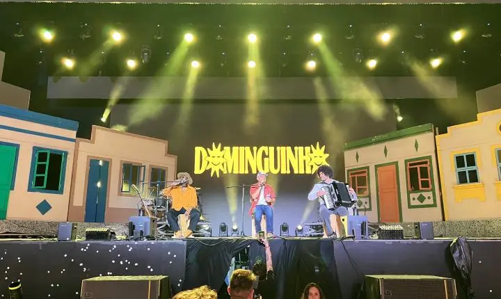 João Gomes emociona na abertura do São João de Campina Grande com projeto 'Dominguinho'