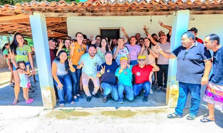 Júnior Araújo percorre Cajazeiras, dialoga com comunidades e participa de celebração religiosa