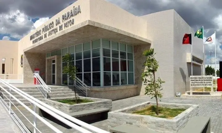 Justiça afasta secretário de Educação em cidade na Paraíba por curso de Medicina