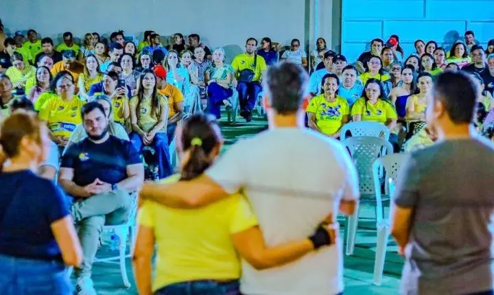Léa Silva reúne grupo político e reafirma apoio à reeleição de Júnior Araújo em Cajazeiras