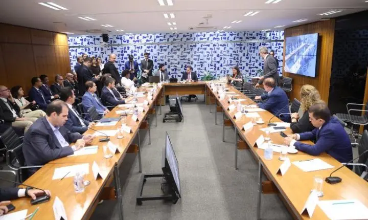 Lideres partidarios discutem governabilidade na camara apos o pleito