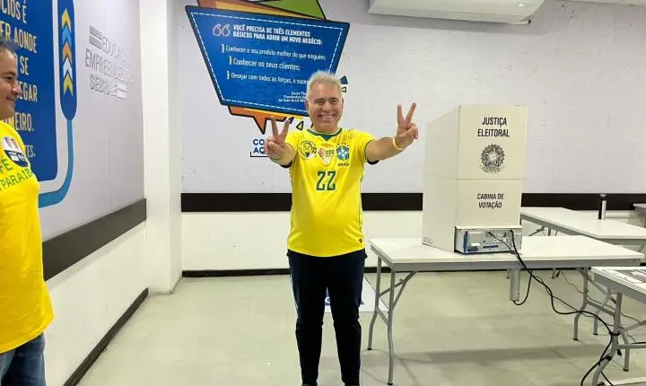 Marcelo Queiroga vota em João Pessoa e defende equilíbrio entre poderes
