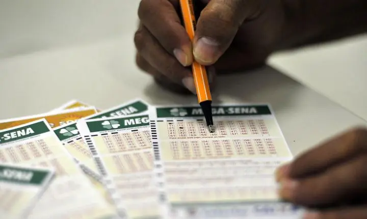 Mega-Sena acumula e prêmio principal alcança R$ 65 milhões