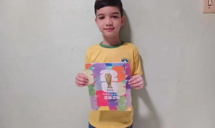 Criança de 7 anos cria próprio álbum da Copa com desenhos na Paraíba após família não ter recursos para figurinhas