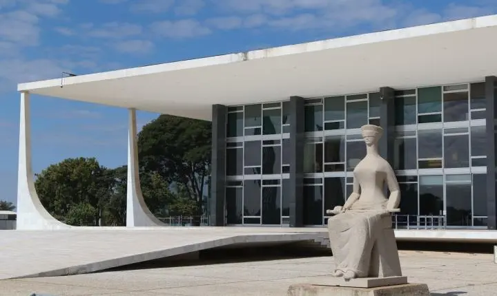 Alexandre de Moraes assume a presidência temporária do STF nesta sexta-feira