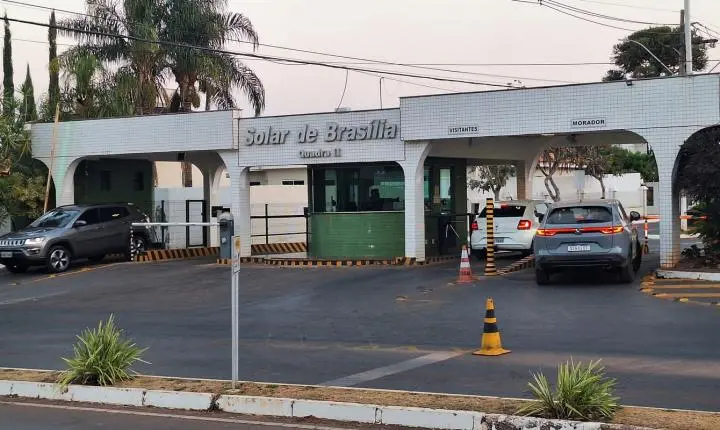 Moraes nega visita de Javier Milei a Jair Bolsonaro em prisão domiciliar