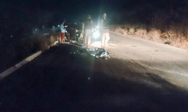 Acidente de trânsito entre moto e caminhonete deixa morto no Sertão da Paraíba