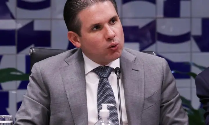 Hugo Motta convoca líderes para deliberar sobre o fim da escala 6x1 e redução da jornada de trabalho