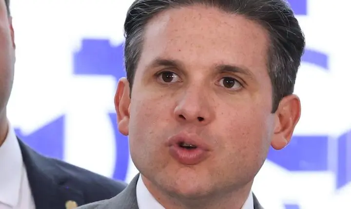 Câmara dos Deputados institui comissão para debater PEC da redução da jornada 6x1