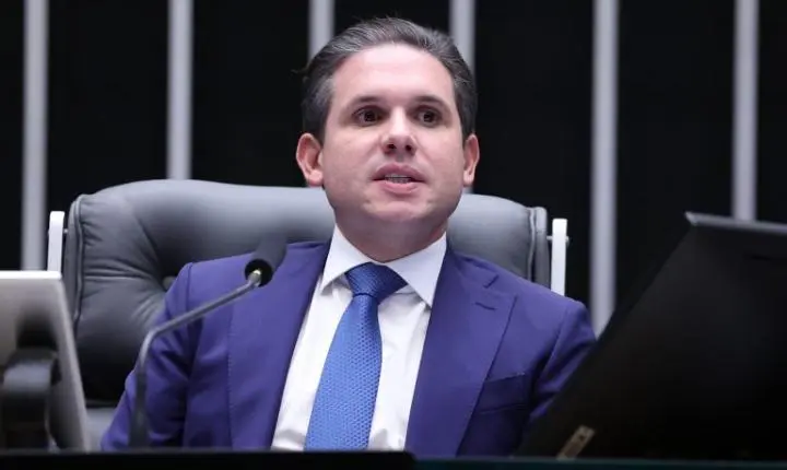 Hugo Motta recebe proposta de Lula para elevar o limite de faturamento do MEI