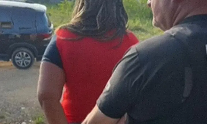 Integrante de facção do RN foragida por tráfico de drogas é presa no Conde