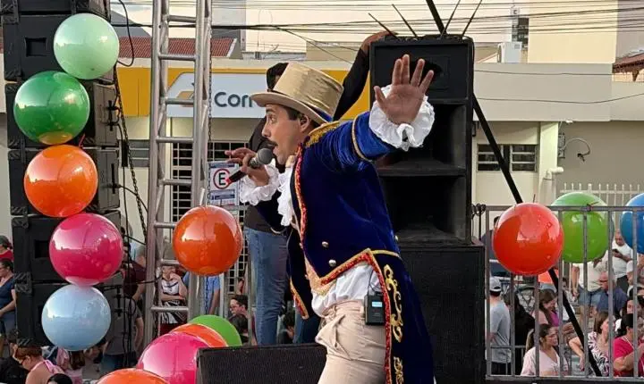 Multidão lota Avenida Juvêncio Carneiro durante Festa das Crianças em Cajazeiras