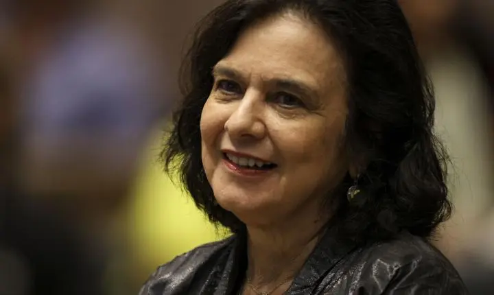 Nísia Trindade revela os bastidores da pandemia de covid-19 em novo livro