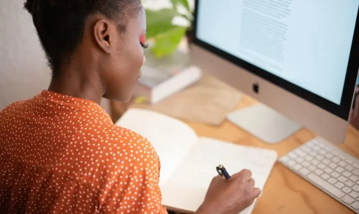 Paraíba registra 123 mil pessoas em home office em 2025, aponta IBGE