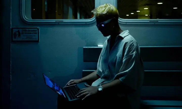Paraíba registra alta de quase 40% em casos de stalking contra mulheres, aponta anuário