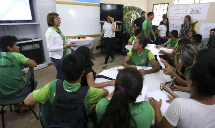 Estudantes nascidos em novembro e dezembro recebem a quarta parcela do Pé-de-Meia 2026