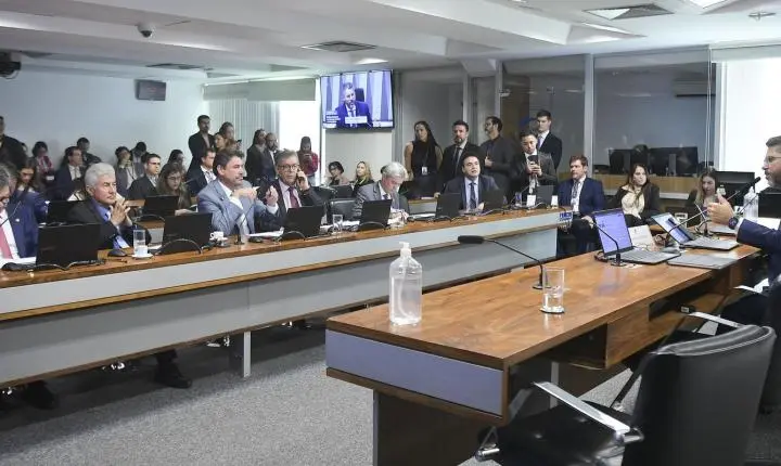 Votação da política nacional de minerais críticos é adiada no Senado