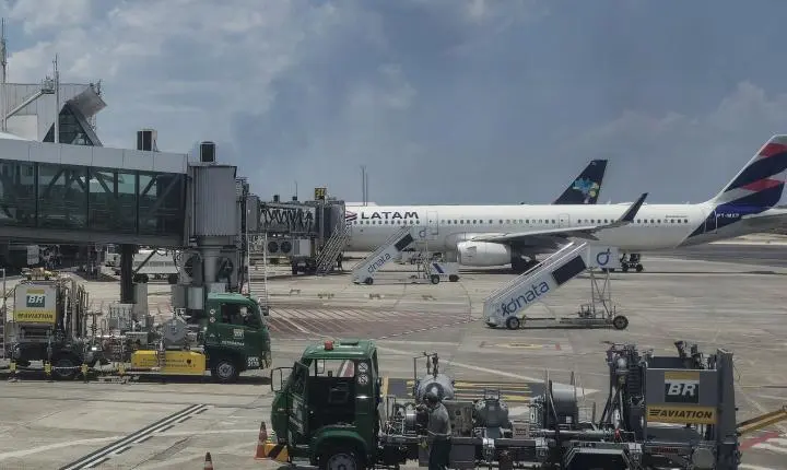 Petrobras anuncia alta de 11,7% no preço do querosene de aviação