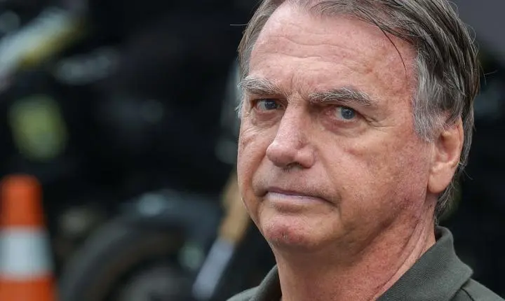 PGR defende manutenção da prisão domiciliar de Bolsonaro após incidente com arma