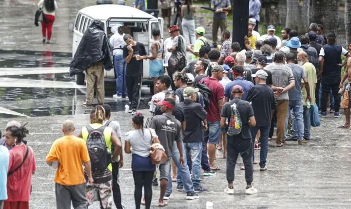 População em situação de rua ultrapassa 388 mil em maio, com São Paulo na liderança