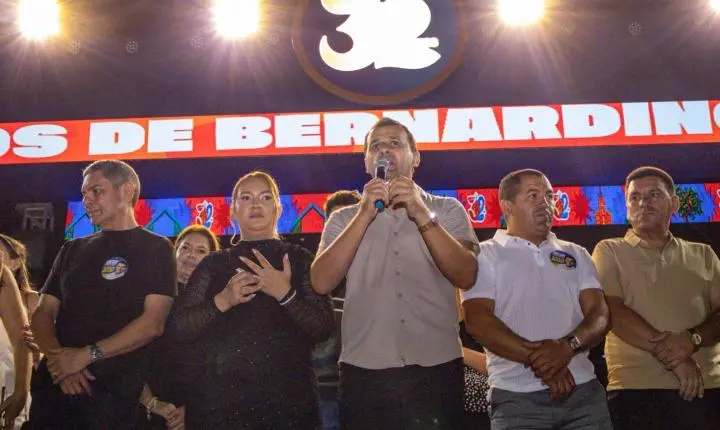 Praça lotada marca encerramento dos 32 anos de Bernardino Batista com grandes shows