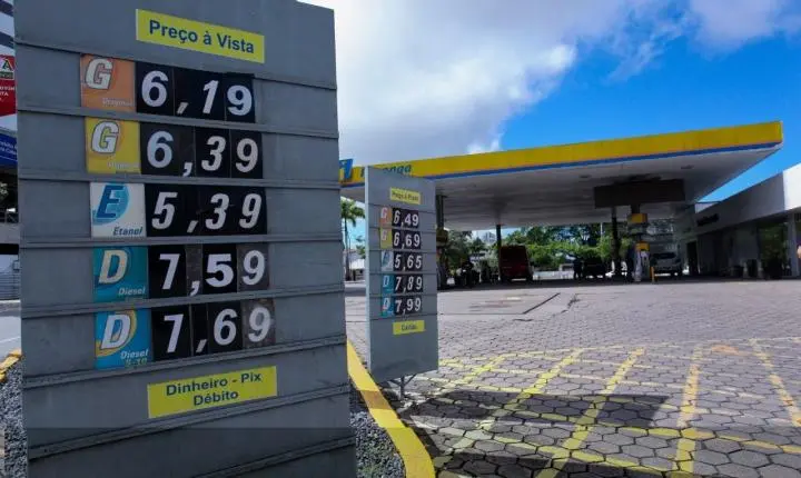 Gasolina é vendida por preço médio de R$ 6,59 em Campina Grande, revela Procon