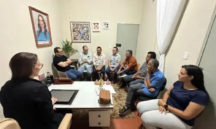 Prefeita articula nova adutora e avança em projeto que promete reforçar abastecimento em Bom Jesus