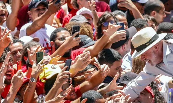 Presidente do TSE liga para Lula para parabenizar o resultado das eleições