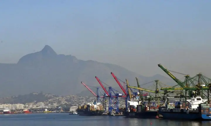 Previsão de superávit comercial em 2026 recua para US$ 84,4 bilhões