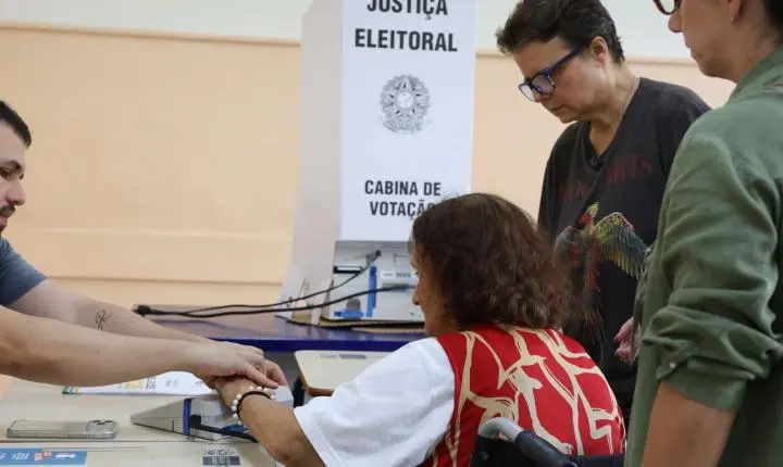 Primeiro turno das eleições registra alta de 43% de eleitores idosos