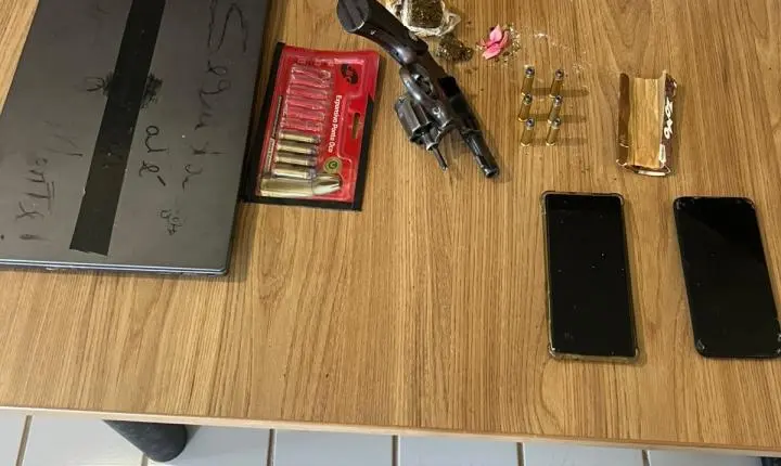 Professor é detido após tentar invadir escola armado e proferir ameaças à diretora em Sousa, na Paraíba