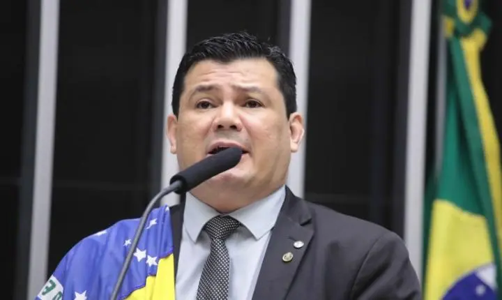 Projeto de lei amplia porte de arma para guardas civis municipais e vigilantes