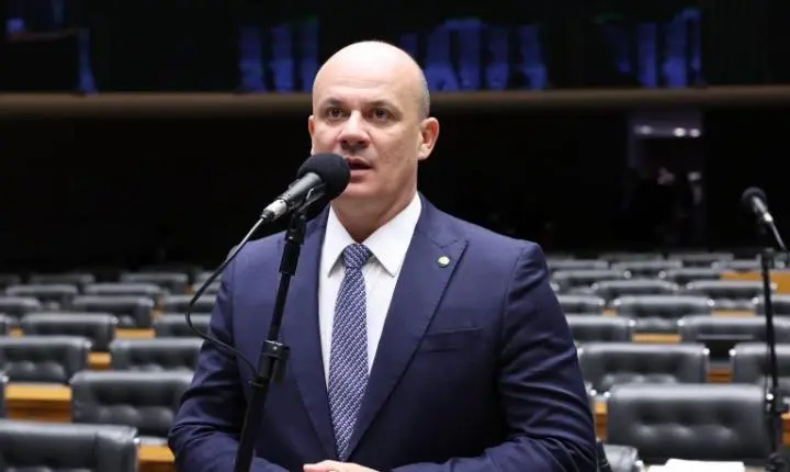 Projeto atualiza crime de perseguição com foco em condutas digitais