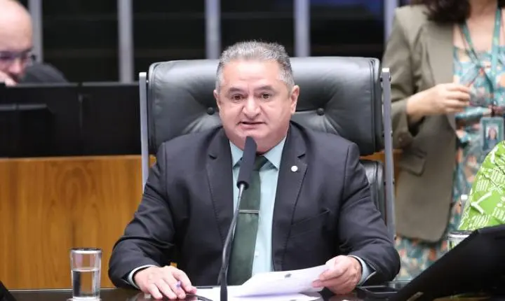 Projeto de lei determina manutenção e cercamento de imóveis urbanos abandonados