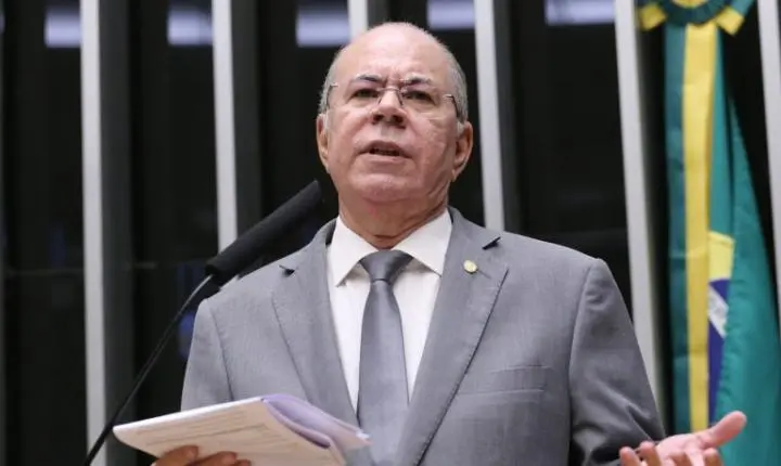 Proposta obriga órgãos federais e estaduais a notificarem câmaras municipais sobre obras locais