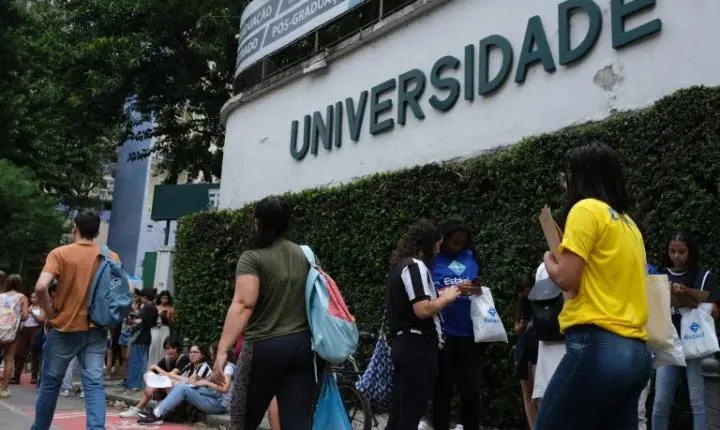 Projeto de lei extingue vestibular e propõe acesso universal no ensino superior