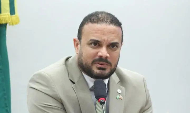 Projeto de lei autoriza porte de arma para auditores fiscais agropecuários e reconhece risco da função
