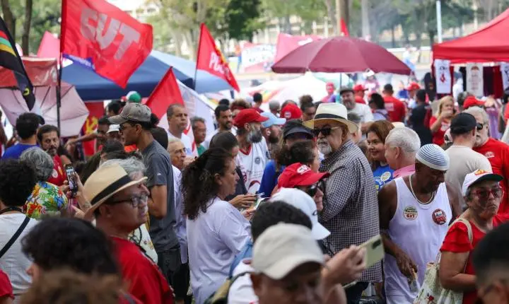 Trabalhadores se mobilizam por direito ao descanso e fim da escala 6x1 em todo o Brasil