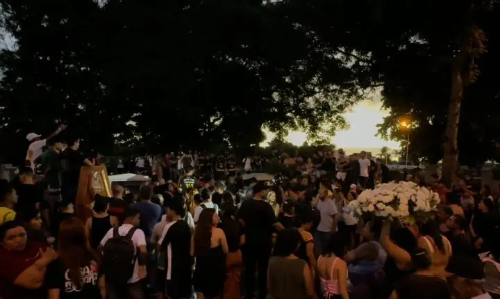 Corpos de jovens mortos em ataque a tiros são sepultados em João Pessoa sob escolta policial